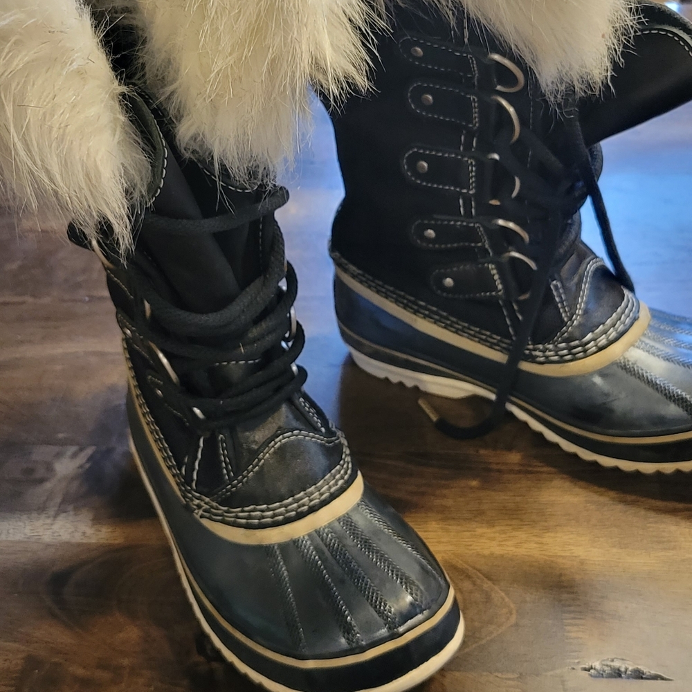 Sorel girls winter boots